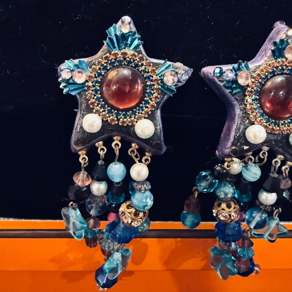 Rhinestone, Bead and Crystal Vintage Star Earrings - Picture 7 of 9